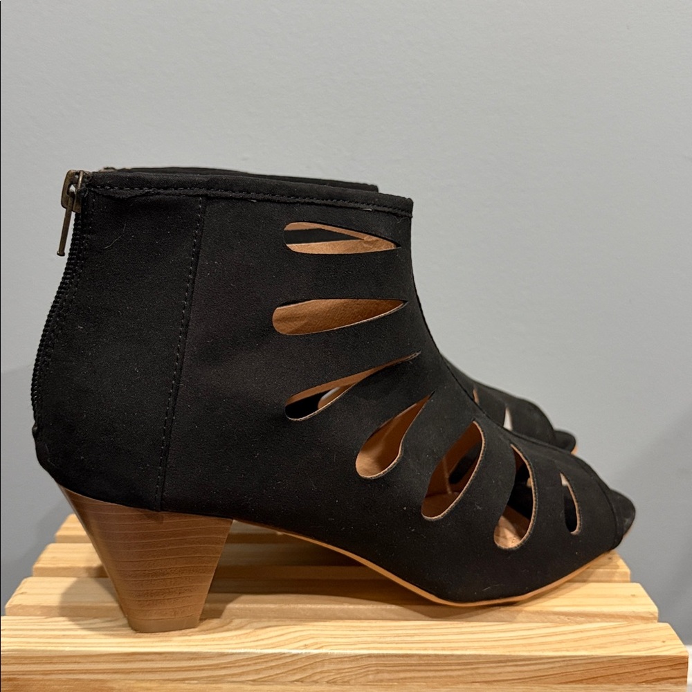 Black Cutout Ankle Booties Peep Toe Heels Versatile Everyday Chic Diane Gilman 9 - Picture 4 of 13